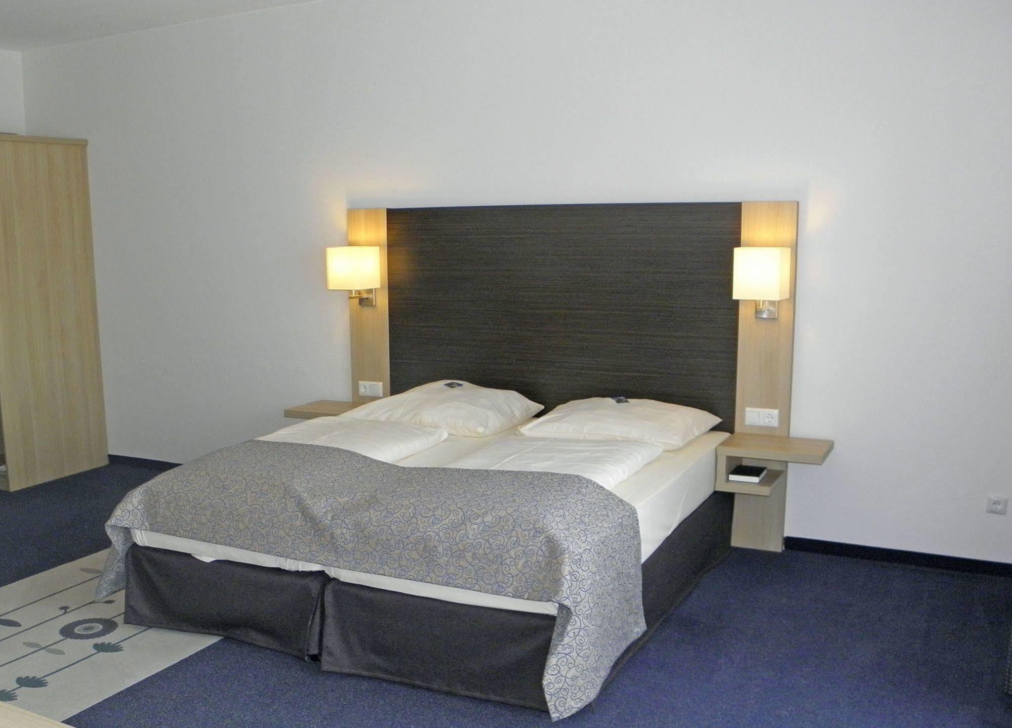 Dipperz Hotel Rhoen Residence מראה חיצוני תמונה