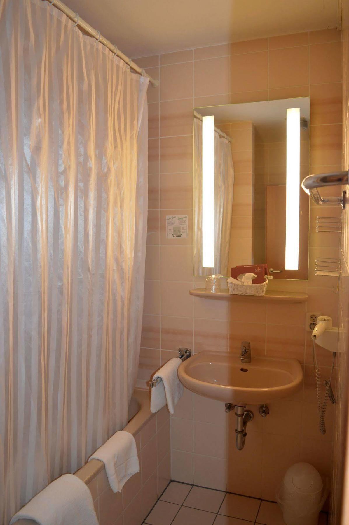 Dipperz Hotel Rhoen Residence מראה חיצוני תמונה