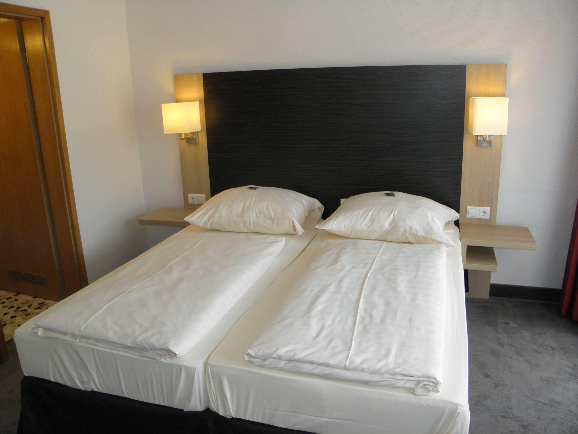 Dipperz Hotel Rhoen Residence מראה חיצוני תמונה