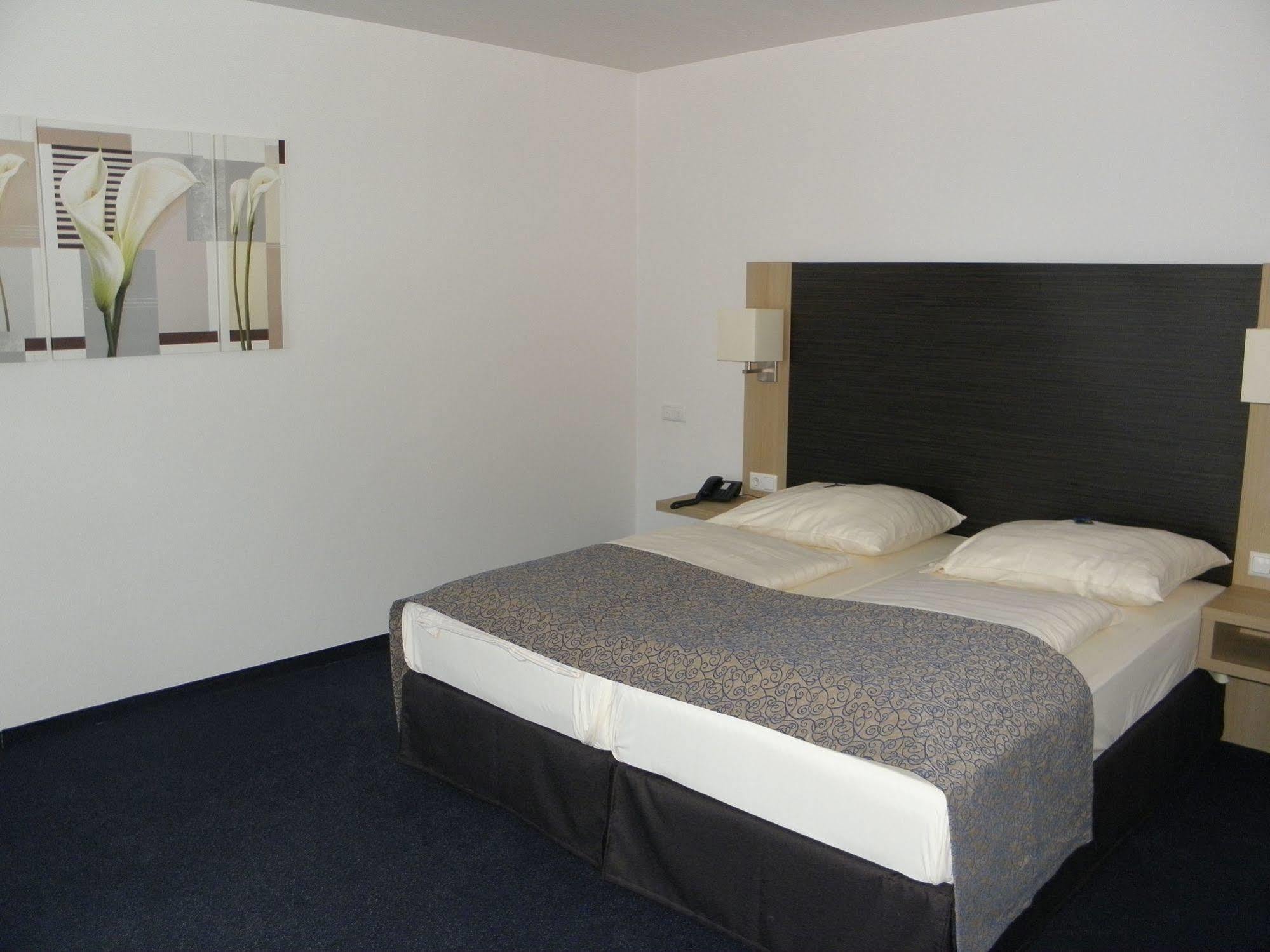 Dipperz Hotel Rhoen Residence מראה חיצוני תמונה